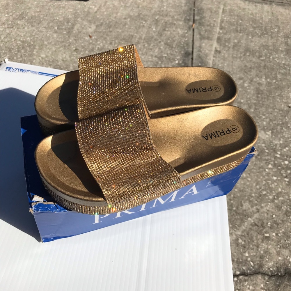 Prima woman’s gold slides - Picture 3 of 6